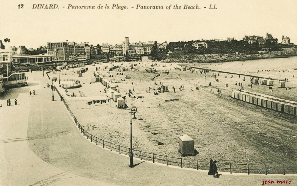 Dinard - Panorama de la Plage.jpg