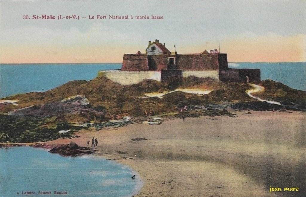 Saint-Malo - Le Fort National à marée basse.jpg