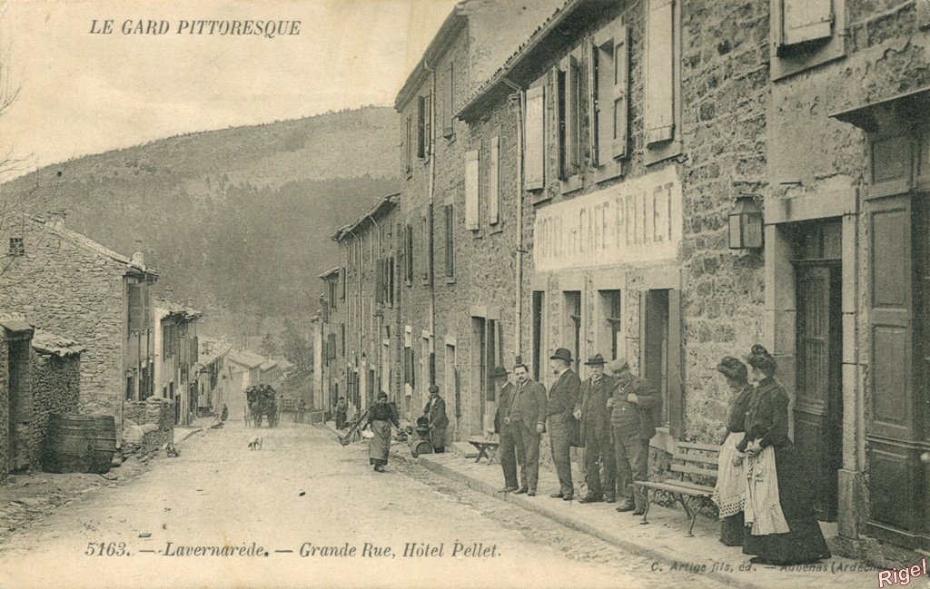 30-Lavernarède - Grande Rue Hôtel Pellet - 5163 C Artige Fils édit.jpg