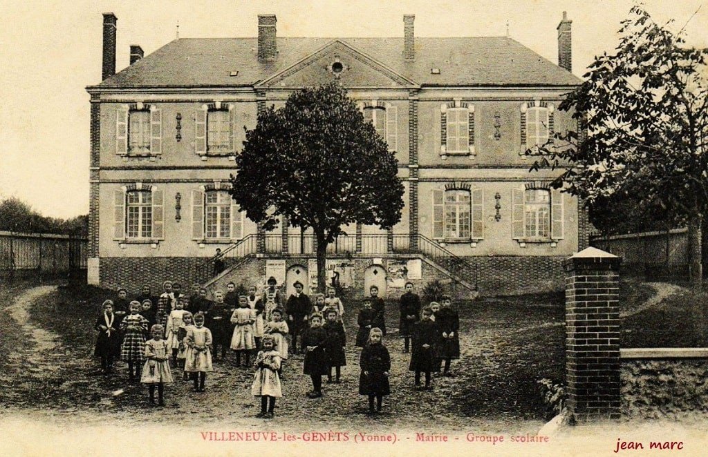 Villeneuve-les-Genêts - Mairie - Groupe scolaire.jpg