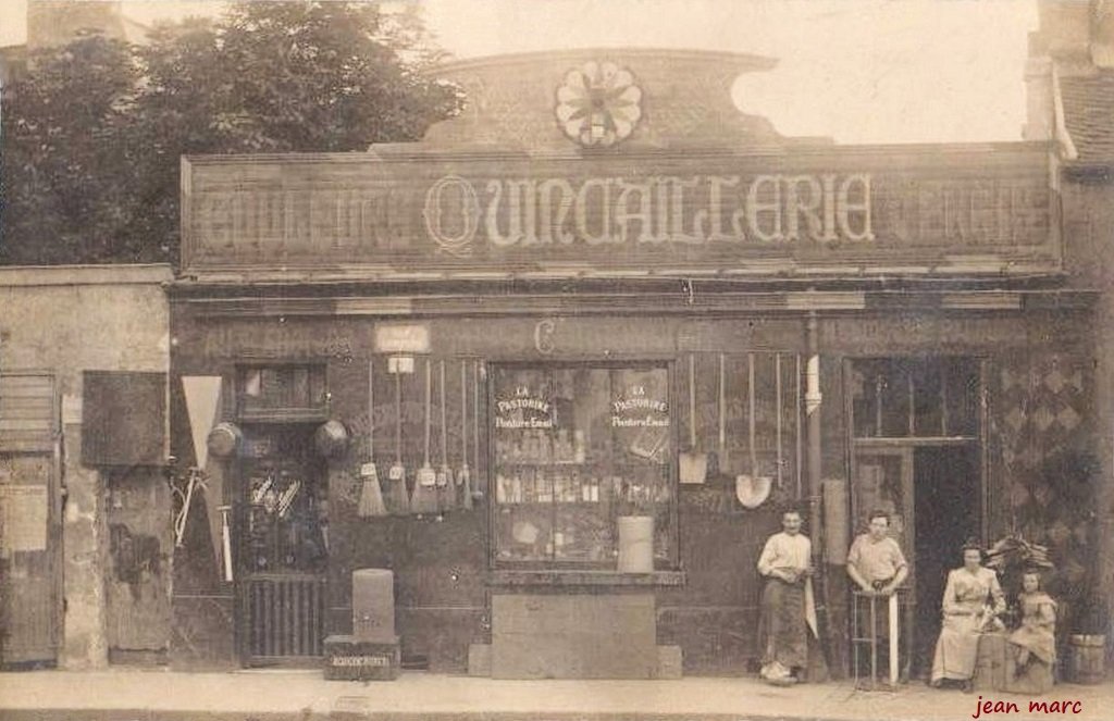 Paris XIXe - Rue Compans n°39 (chez Bonjour - Au Rabot d'Or).jpg