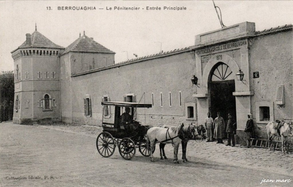 Berrouaghia - Le Pénitencier - Entrée principale.jpg