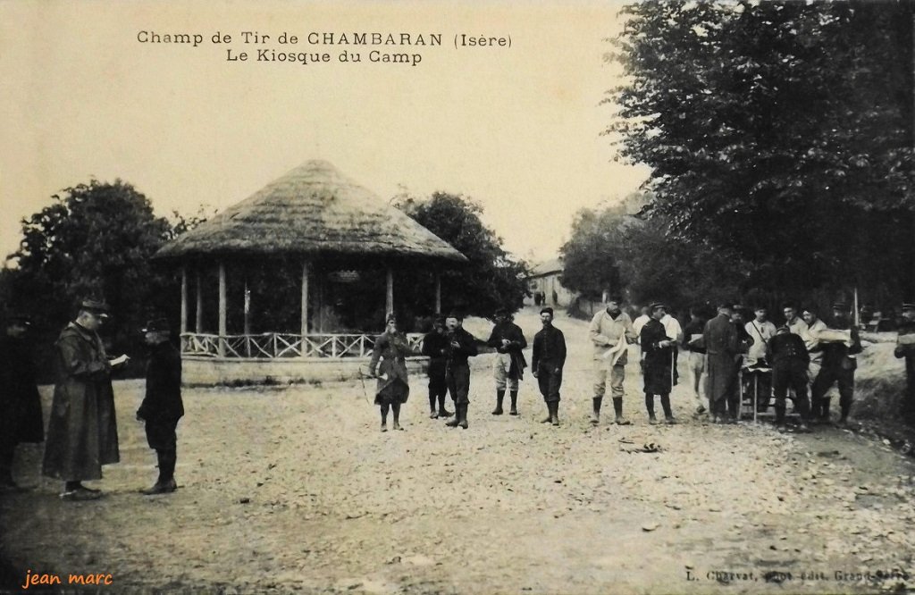 Camp de Chambaran - Le Kiosque du Camp (L. Charvat, phot.-édit., Grand-Serre).jpg