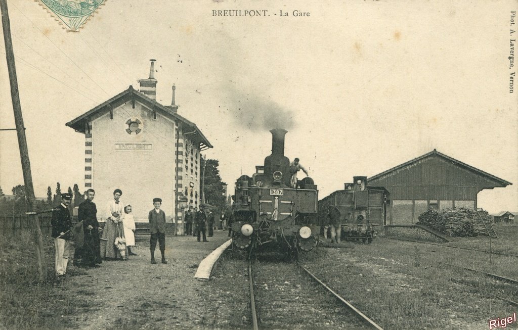 27-Breuilpont - La Gare - Phot A Lavigne.jpg