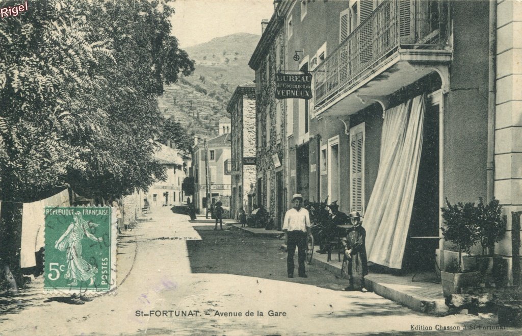 07-St-Fortunat - Av Gare - Edition Chasson.jpg