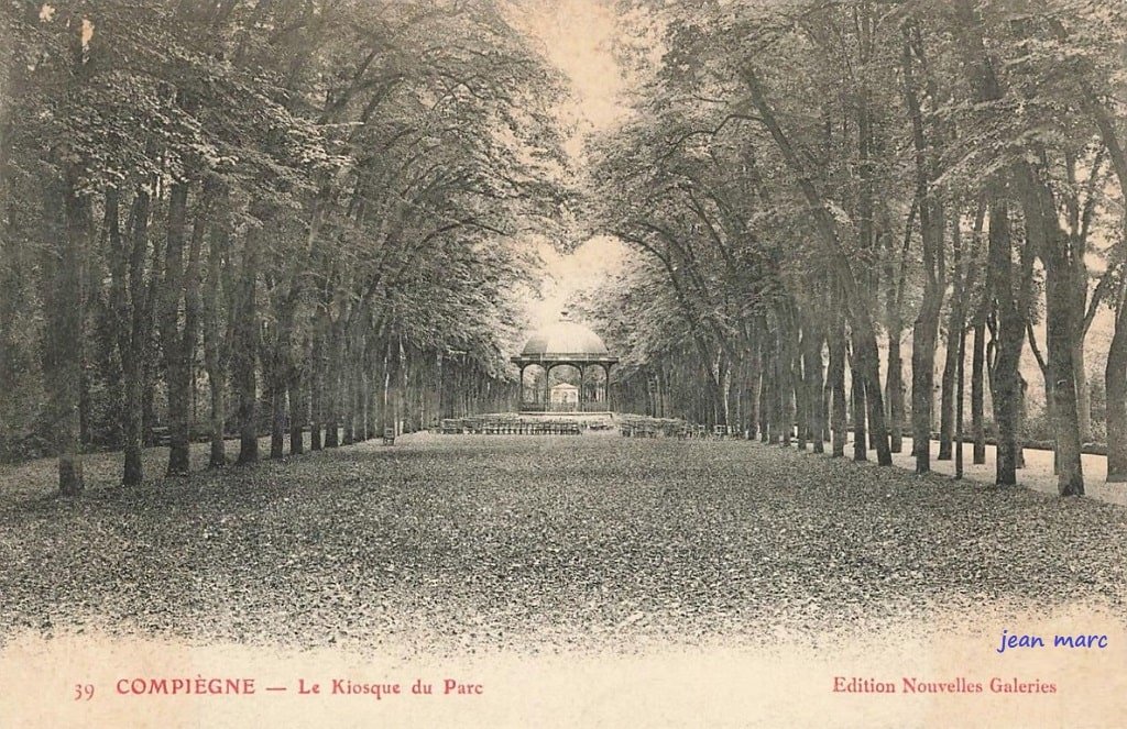 Compiègne - Le Kiosque du Parc 39.jpg