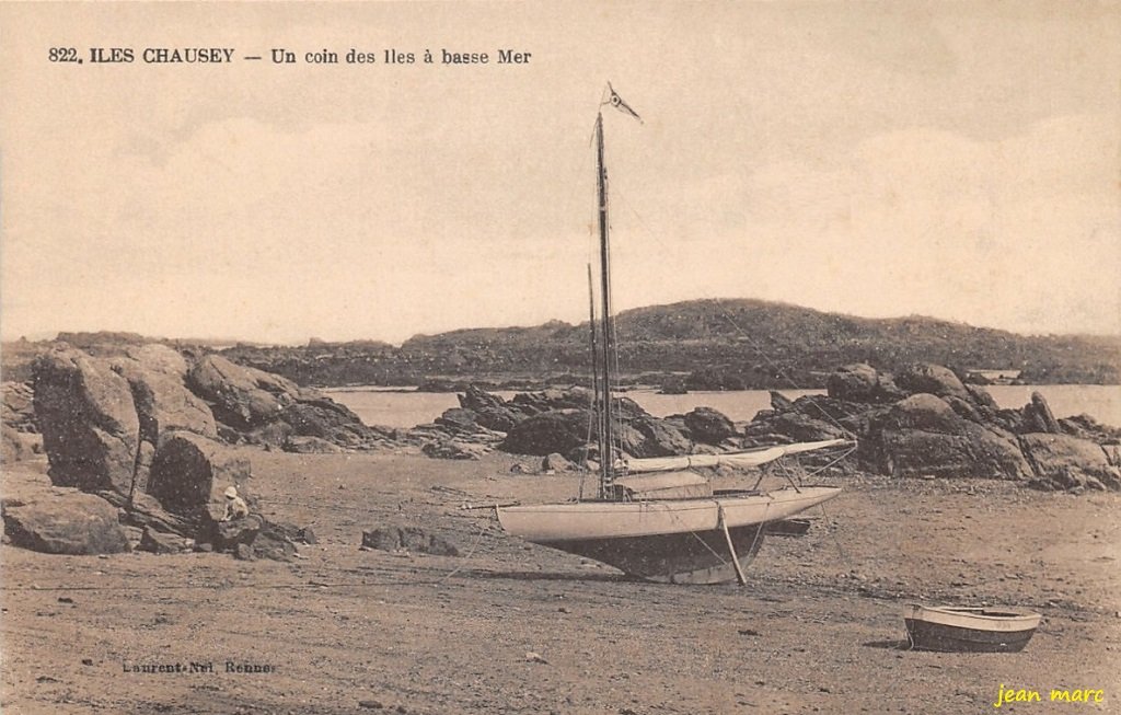 Iles Chausey - Un Coin des îles à basse mer.jpg