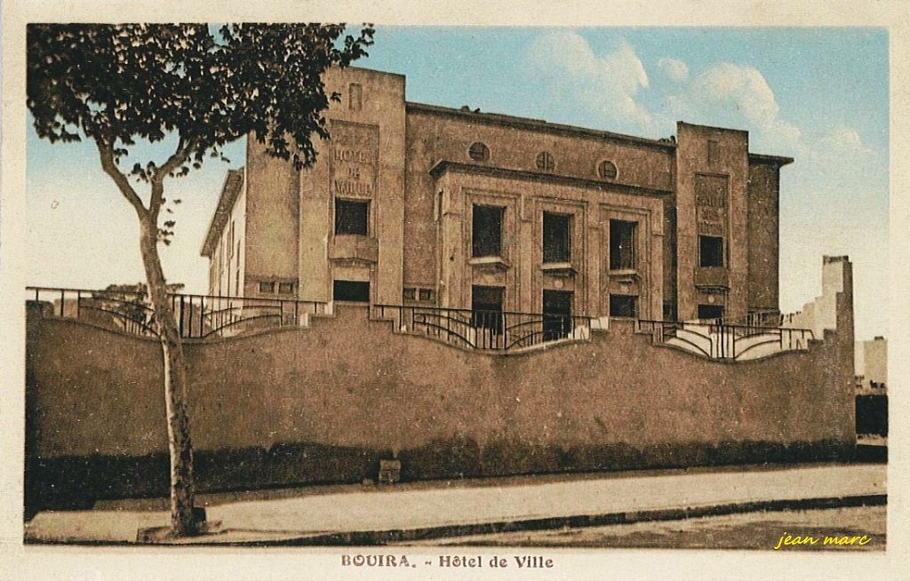 Bouira - Hôtel de Ville.jpg