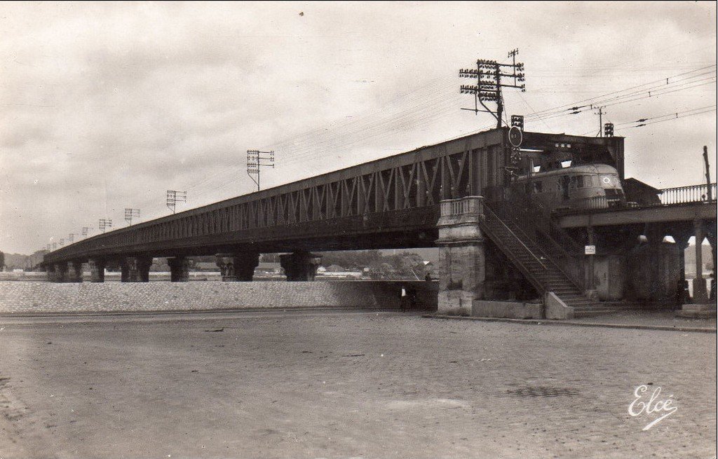 Bordeaux passerelle en 1930.jpg