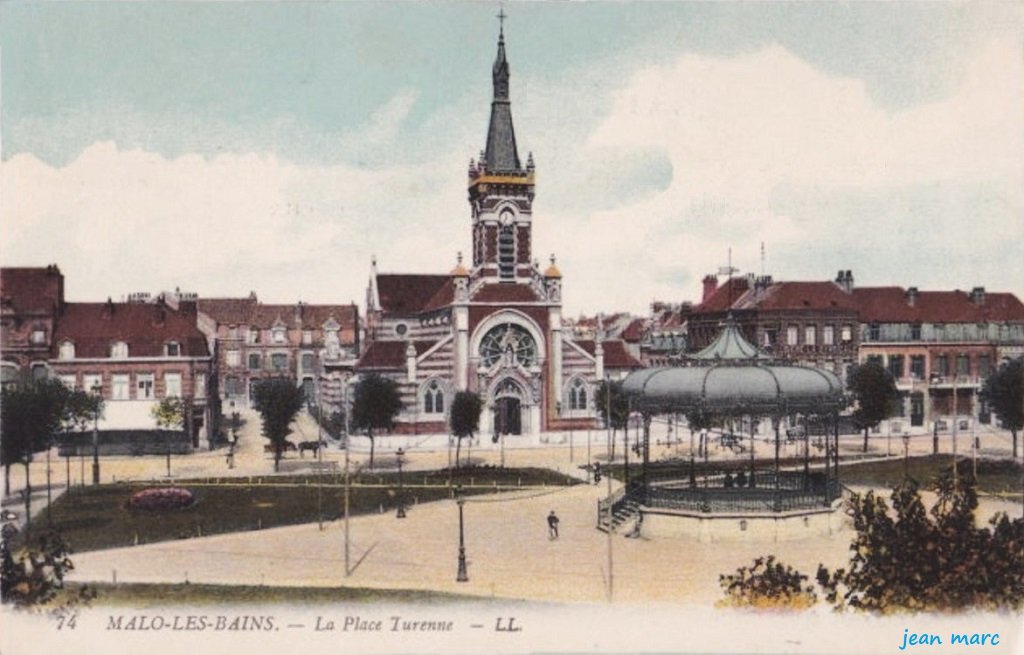 Malo-les-Bains - La Place Turenne 74 (colorisée).jpg