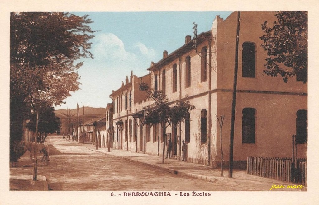 Berrouaghia - Les Ecoles (phototypie Etablisst Photo-Albert, Alger).jpg