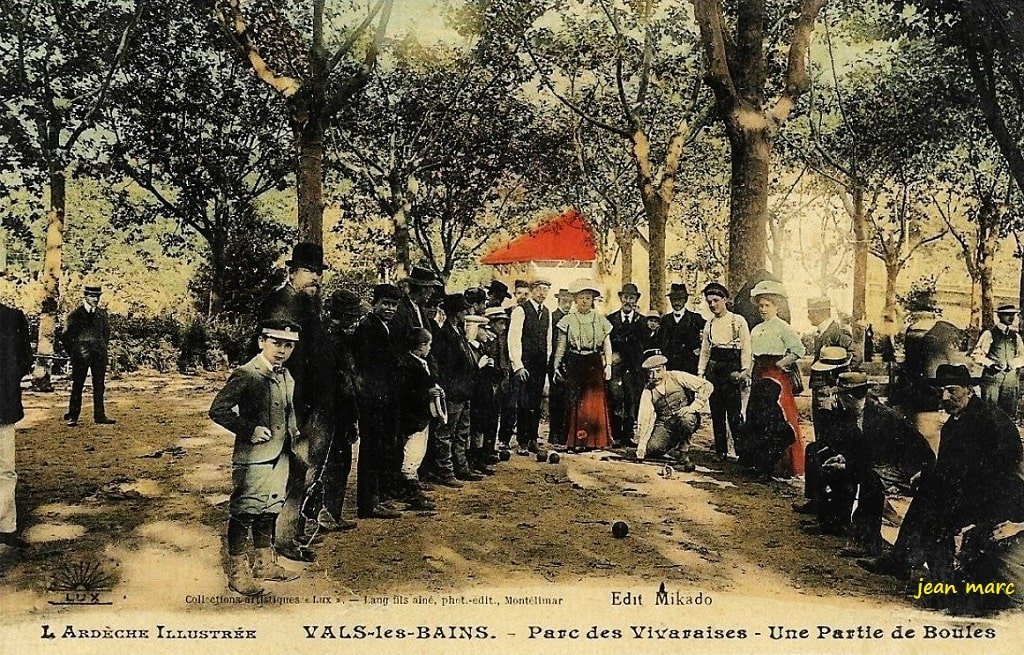 Vals-les-Bains - Parc des Vivaraises - Une Partie de Boules.jpg