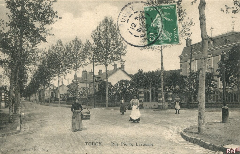 89-Toucy - Rue Pierre-Larousse - Imp-Lib Godefroy.jpg