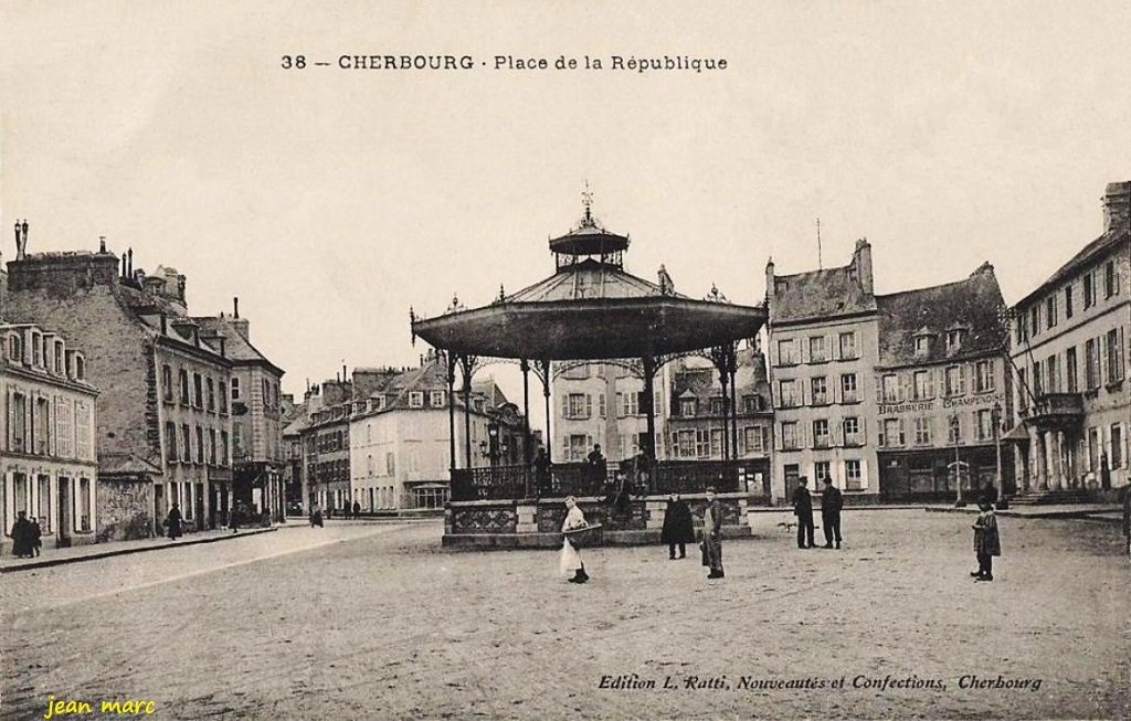 Cherbourg - Place de la République.jpg