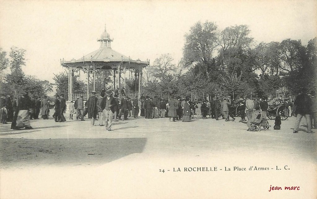 La Rochelle - La Place d'Armes.jpg