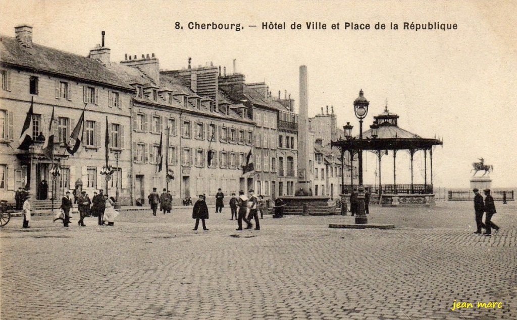 Cherbourg - Hôtel de Ville et Place de la République.jpg