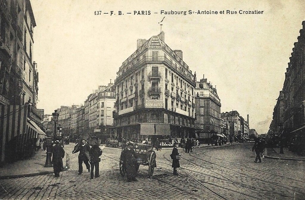 Faubourg Saint-Antoine et Rue Crozatier.jpg
