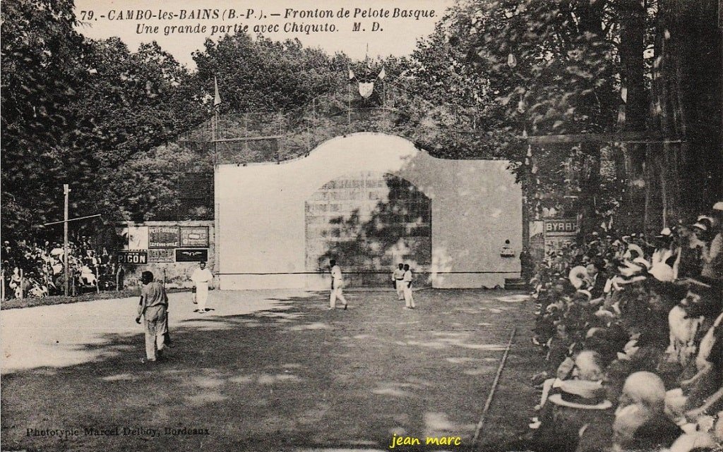 Cambo-les-Bains - Fronton de Pelote Basque - Une grande partie avec Chiquito.jpg