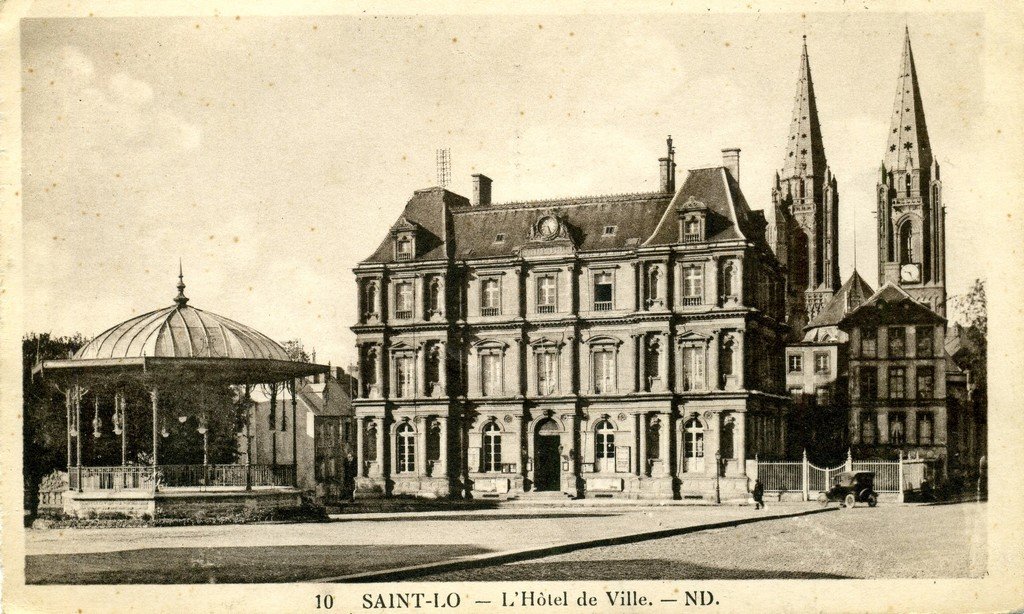 50-Saint Lo-Hotel de Ville.jpg