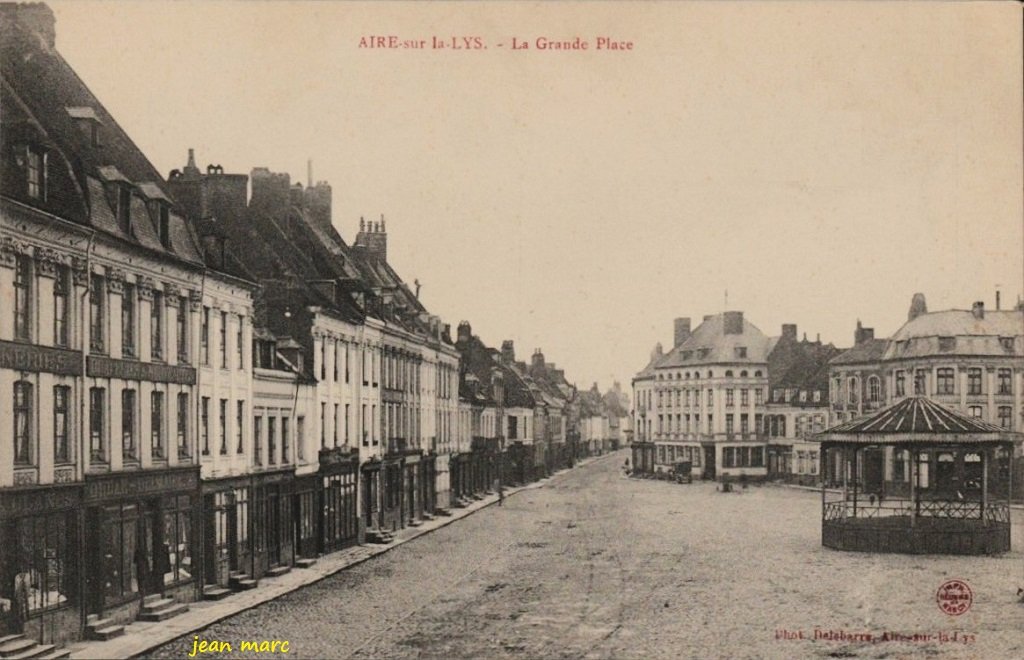 Aire-sur-la-Lys - La Grande Place.jpg