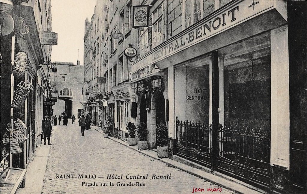 Saint-Malo - Hôtel Central - Façade sur la Grande Rue.jpg
