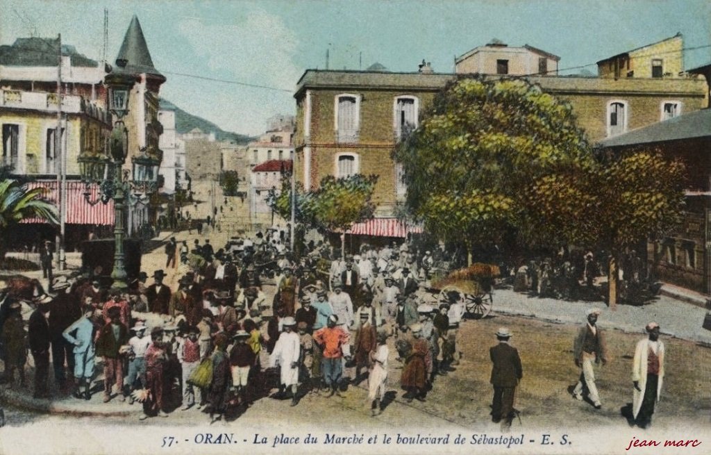 Oran - La Place du Marché et le boulevard Sébastopol.jpg