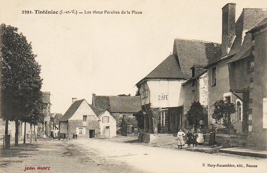 Tinténiac - Les vieux Porches de la Place.jpg
