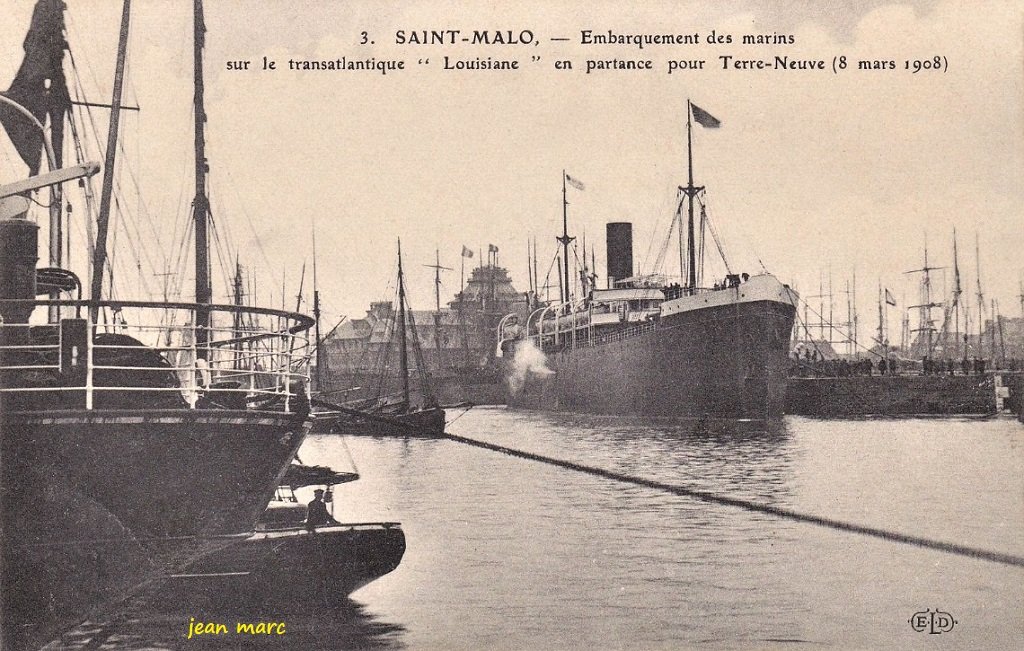 Saint-Malo - Embarquement des marins sur le transatlantique Louisiane en partance pour Terre-Neuve 8 mars 1908.jpg
