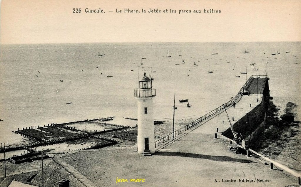 Cancale - Le Phare, la Jetée.jpg