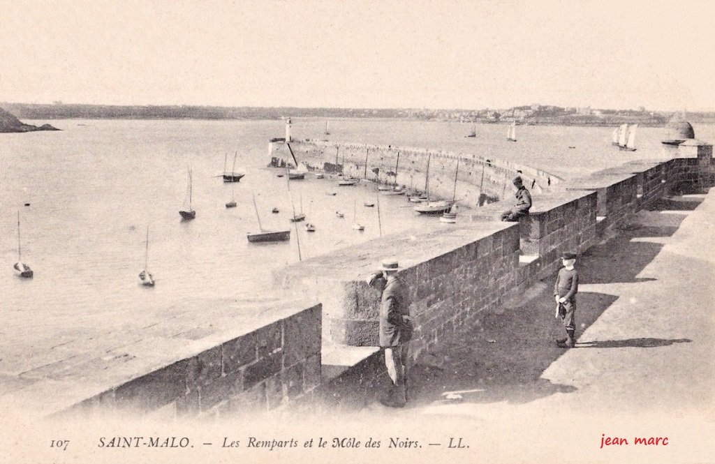 Saint-Malo - Les Remparts et le Môle des Noirs (sic).jpg
