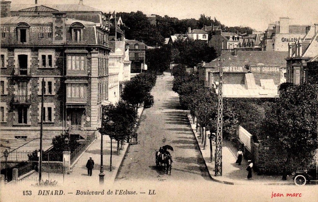 Dinard - Boulevard de l'Ecluse.jpg