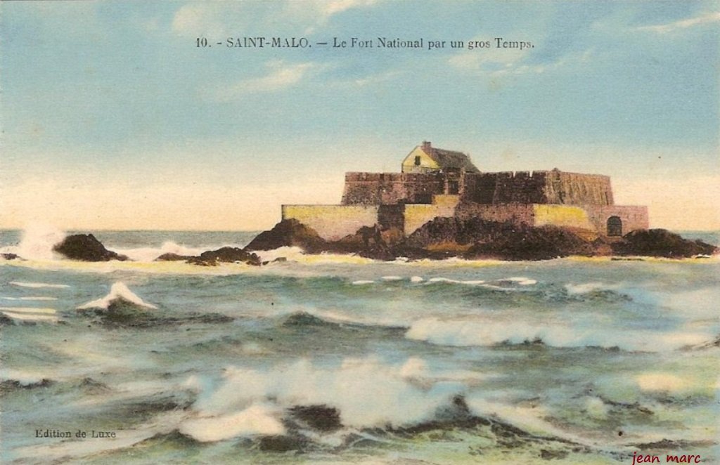 Saint-Malo - Le Fort National par un gros temps.jpg