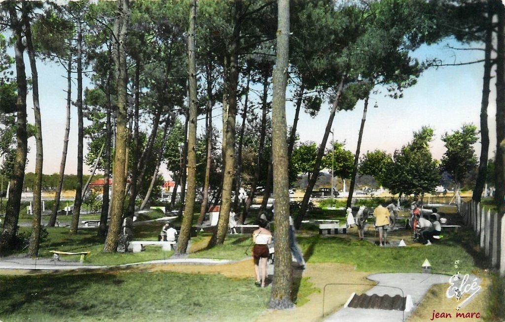 Capbreton-Hossegor - Golf miniature (6816 - L. Chatagneau, Bordeaux).jpg