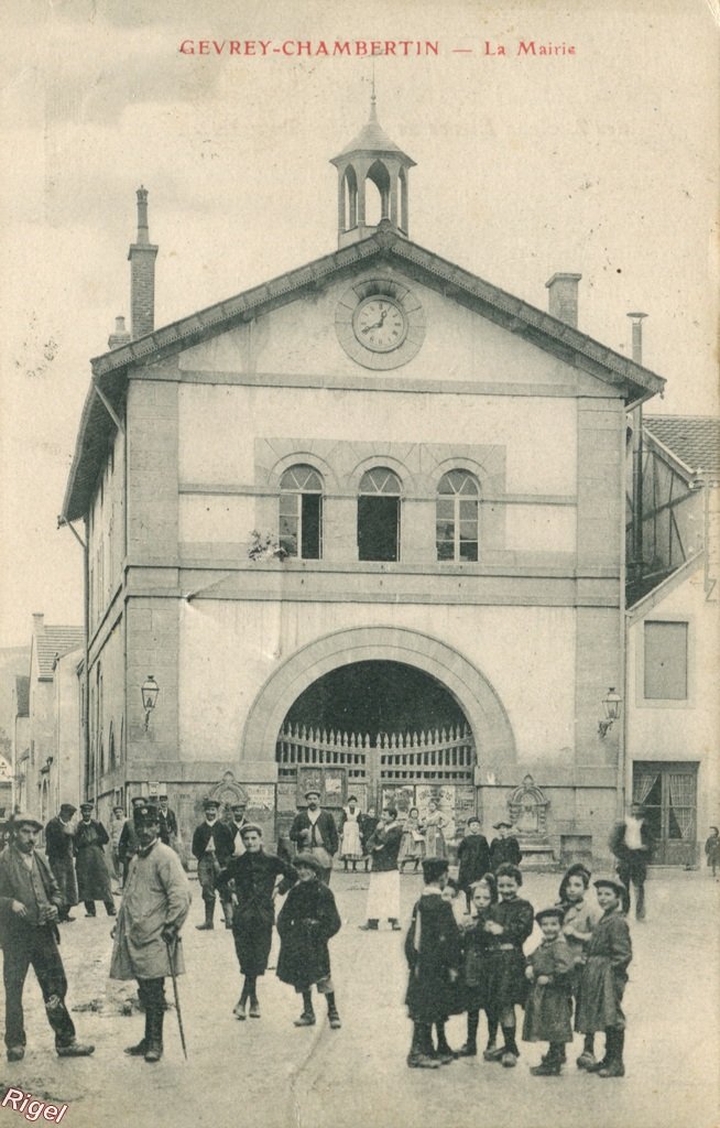 21-Gevrey-Chambertin - La Mairie - Librairie F Robert.jpg