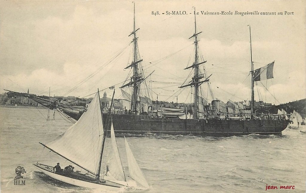 Saint-Malo - Le Vaisseau-Ecole Bougainville entrant au Port.jpg