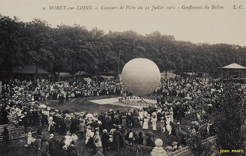 Moret-sur-Loing - Concours de pêche du 21 juillet 1912 - Gonflement du Ballon.jpg