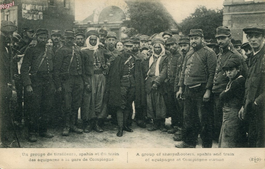 60-Compiègne - Tirailleurs en Gare - ELD.jpg