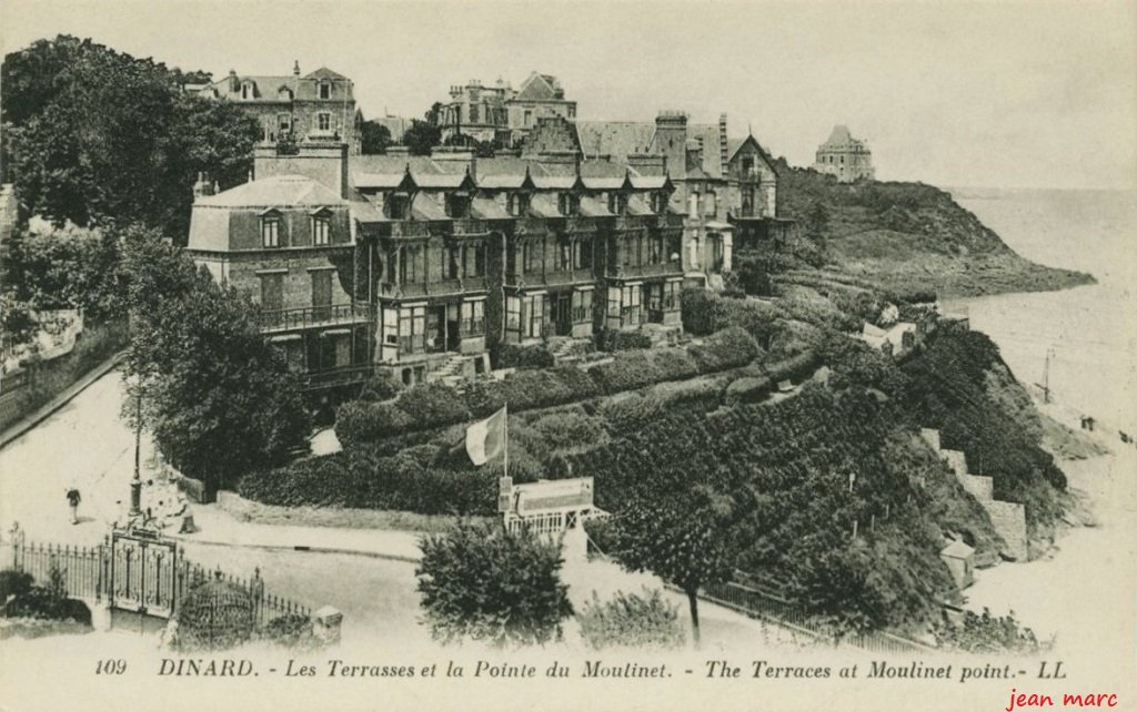 Dinard - Les Terrasses et la Pointe du Moulinet (cliché inversé).jpg