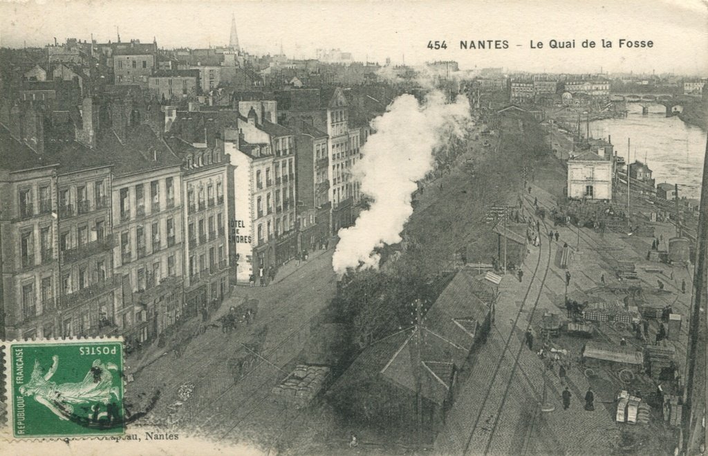44-Nantes - Le Quai de la Fosse - Train - 454 F Chapeau.jpg