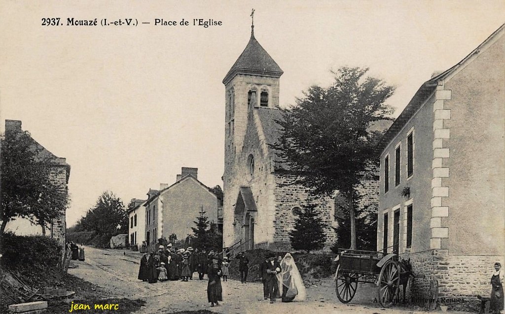 Mouazé - Place de l'Église.jpg