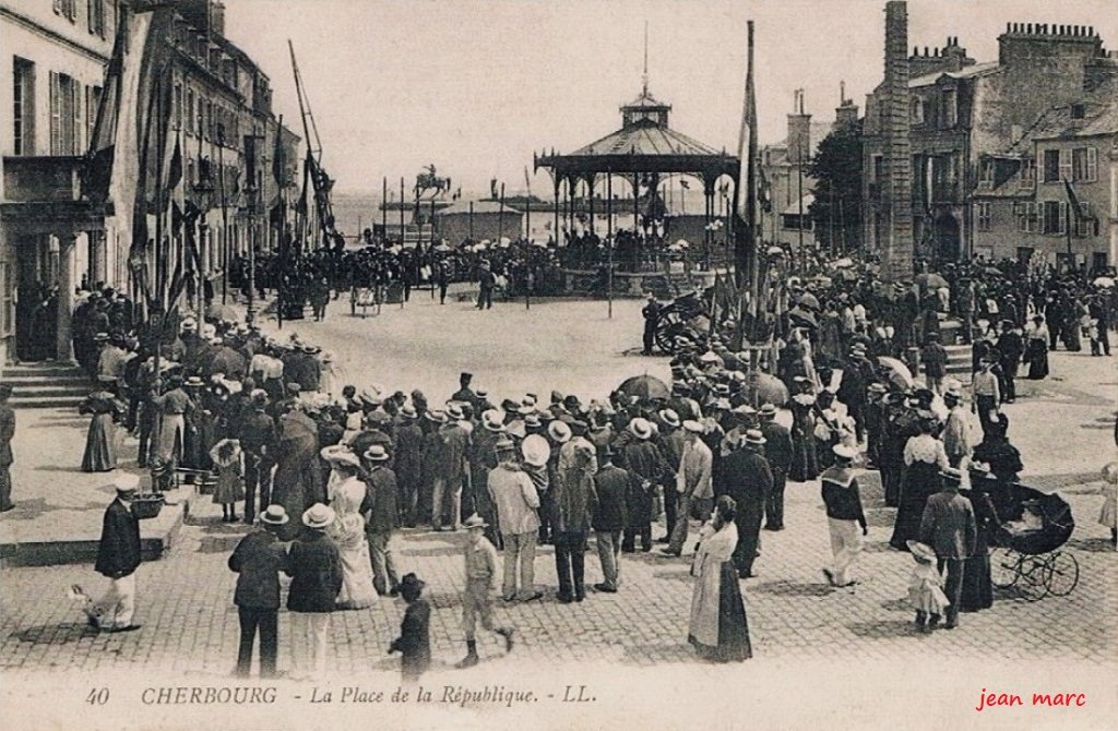 Cherbourg - La Place de la République.jpg