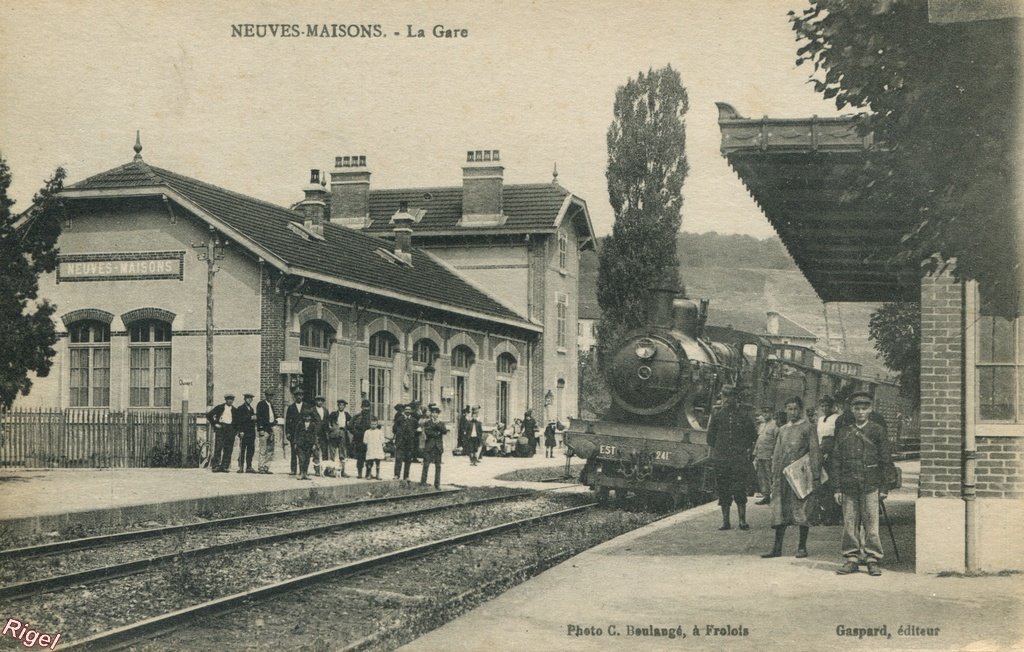 54-Neuves-Maisons - La gare - Gaspard éditeur - Photo C Beulangé.jpg