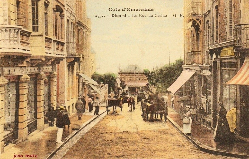 Dinard - La Rue du Casino.jpg