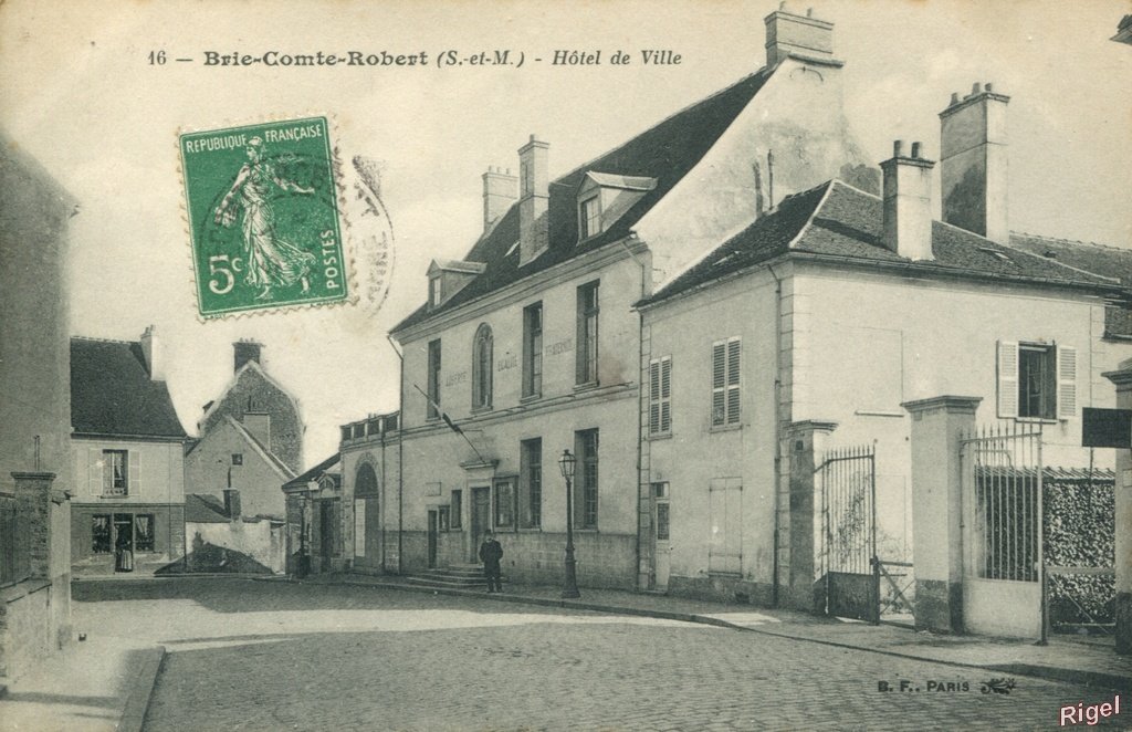 77-Brie-Comte-Robert - Hôtel de Ville - 16 BF Paris.jpg