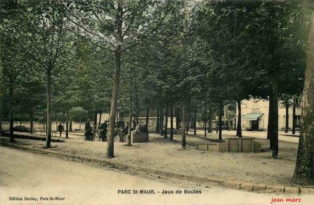 Parc-Saint-Maur - Jeux de Boules.jpg