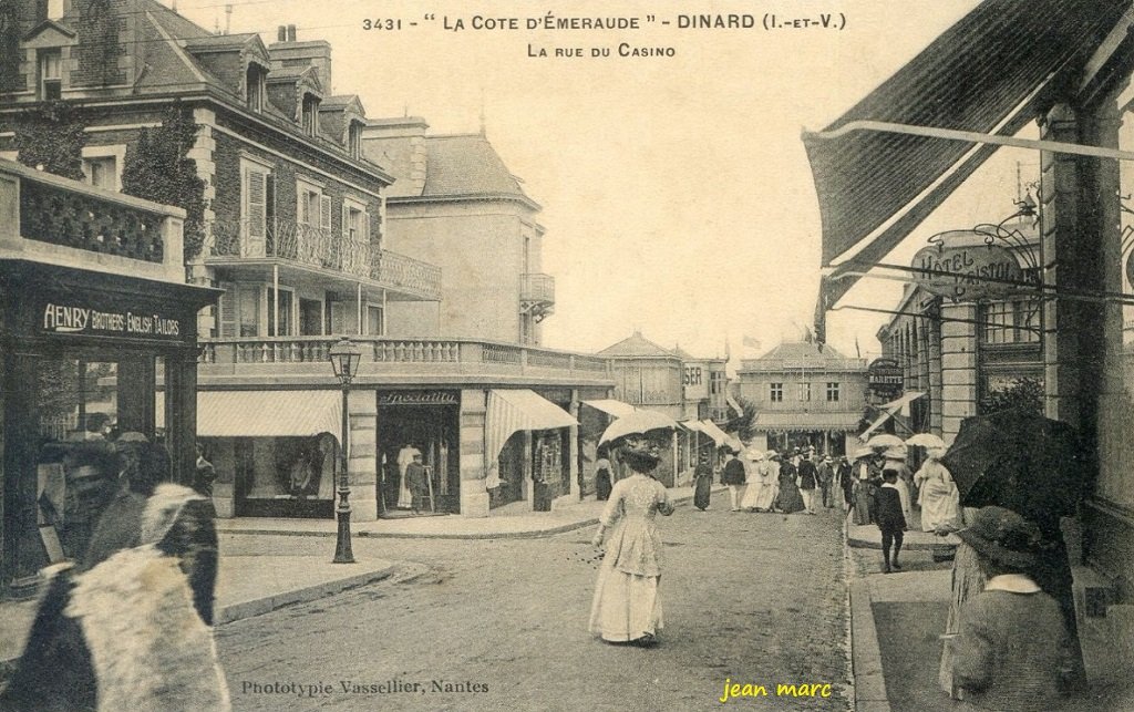 Dinard - La Rue du Casino.jpg