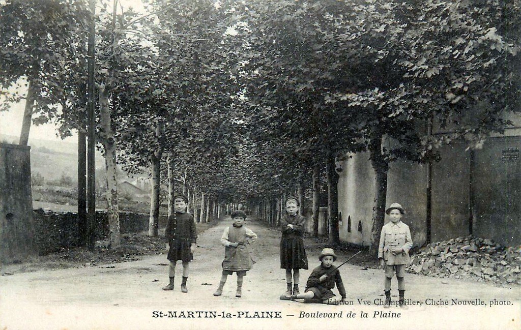 Saint-Martin la Plaine (2) Champailler.jpg