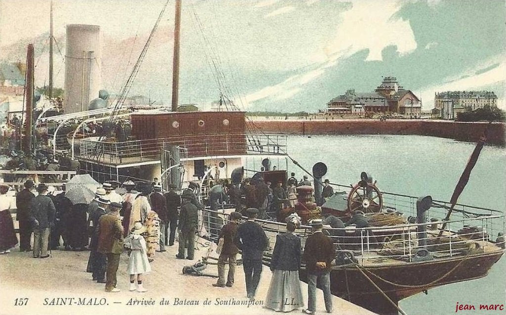 Saint-Malo - Arrivée du bateau de Southampton.jpg