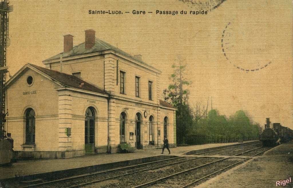 44-Sainte-Luce - Gare - Passage du Rapide.jpg