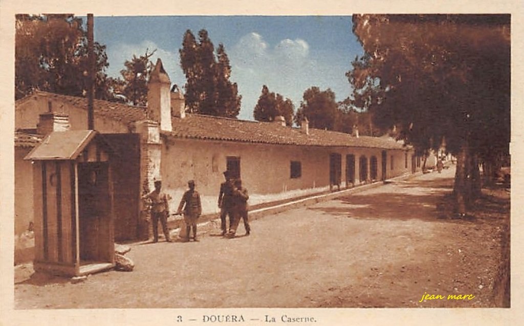 Douéra - La Caserne (Phototypie Etabl. Photo Albert, Alger).jpg